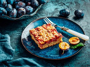 Švestkový koláč s drobenkou bez kynutí