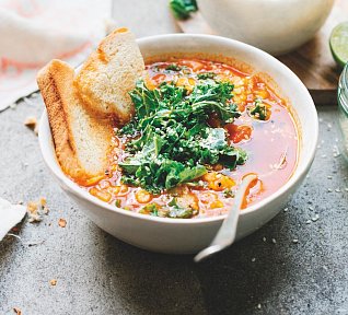 Minestrone s kadeřávkem