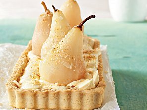 Křehký koláč s krémem a hruškami