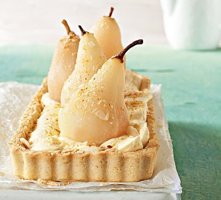 Křehký koláč s krémem a hruškami