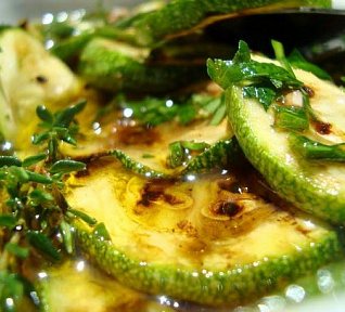 Grilované cukety a lilky v olejovo-octové marinádě