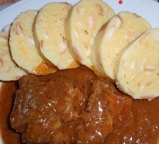 Jednoduché bramborovo-rohlíkové knedlíky Jednoduché bramborovo-rohlíkové knedlíky
