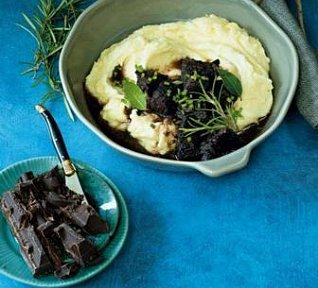 Hovězí dušené ve víně s čokoládou