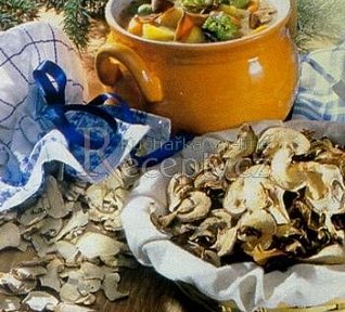 Bramboračka se sušenými houbami