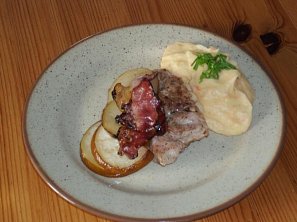 Kuřecí na hruškách a slanině