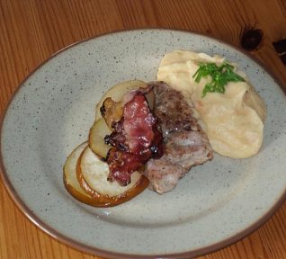 Kuřecí na hruškách a slanině