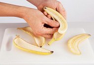 Banánová espuma v čokoládové skořepině se třtinovým želé