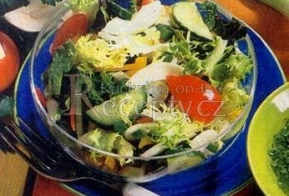 Zeleninový salát s bylinkovou zálivkou