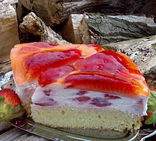 Krémový jahodový dort