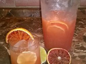 Limonáda z červených pomerančů