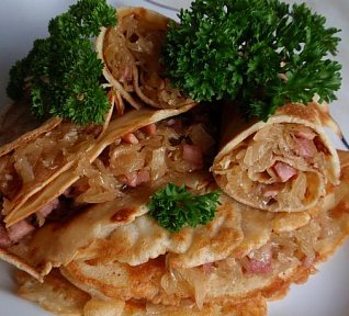 Palačinky se zelnou směsí