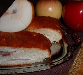 Jablečný (hruškový) závin s tvarohem - kynutý