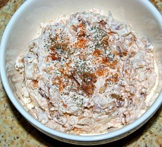 Křenová pomazánka s klobáskami