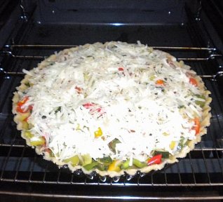 Slaný koláč z křehkého těsta (quiche) Slaný koláč z křehkého těsta (quiche)