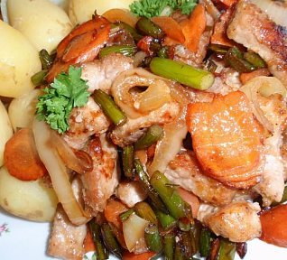 Jednoduchá masová směs se zeleninou