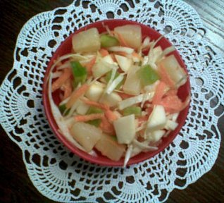 Zeleninovo-ovocný salát s dresingem