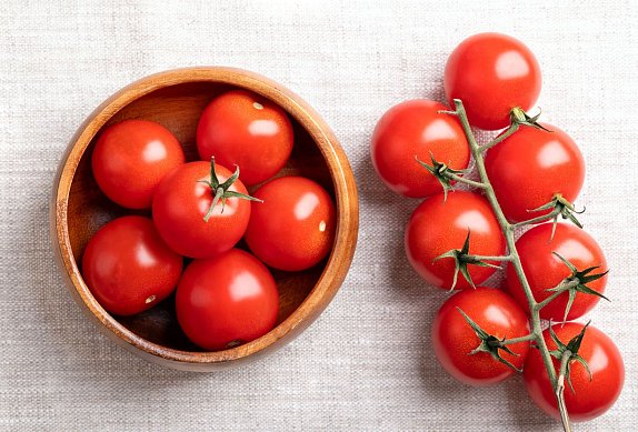 Houbová frittata s rajčaty