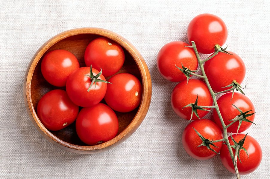 Houbová frittata s rajčaty