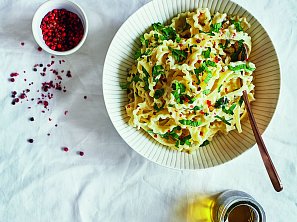 Těstoviny s květákovou omáčkou