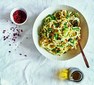 Těstoviny s květákovou omáčkou