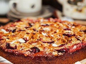 Čokoládovo-mandlový dort s blumami