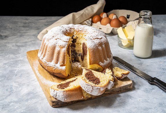 Křehká třená bábovka