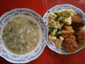 Květáková polévka + obalovaný květák Květáková polévka + obalovaný květák