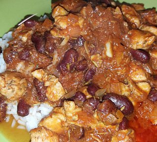 Červené fazole s kuřecím masem