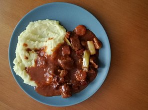 Hovězí po Burngunsku Hovězí po Burngunsku