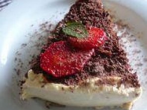 Nepečený jahodový dort