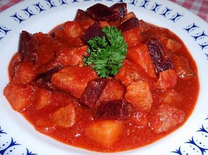 Eintopf s červenou řepou