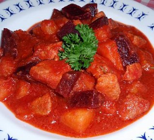 Eintopf s červenou řepou