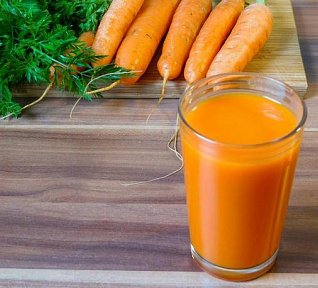 Horké zázvorové smoothie s mrkví