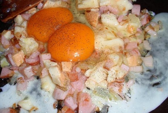 Míchaná vejce (nejen) s romadůrem nebo tvarůžky