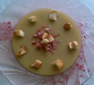 Hrachová, čočková, fazolová se slaninou - polévka