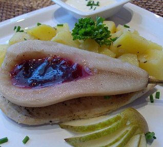 Kuřecí prsa s hruškou - z jedné pánve