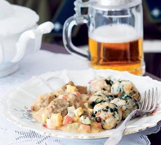 Fiakr guláš s vídeňským knedlíkem