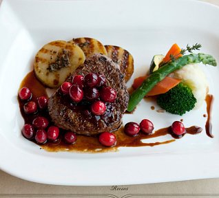 Kachní prsa s brusinkovou omáčkou