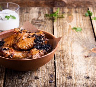 Grilovaná křidélka v jogurtu