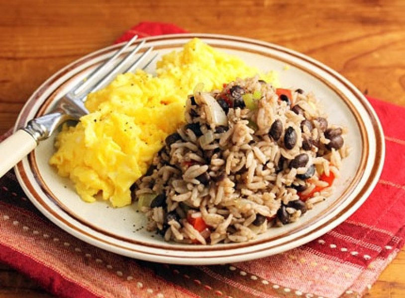 Gallo pinto karibské, základní recept