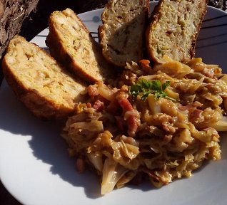 Dušená kapusta na slanině
