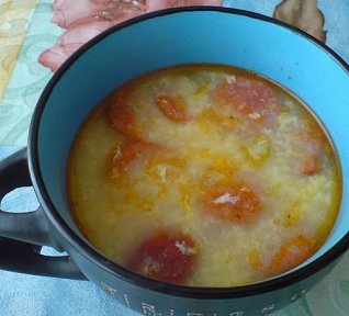 Zeleninová polévka s klobásou