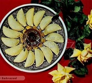 Šakerbura - sladké taštičky po Ázerbájdžánsku Šakerbura - sladké taštičky po Ázerbájdžánsku