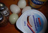 Rychlá vajíčková pomazánka s pomazánkovým máslem