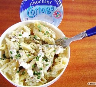 Těstovinový salát s avokádem