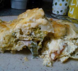 Zapečená brokolice se zeleninou a šunkou