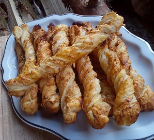 Kořeněné sýrové tyčinky