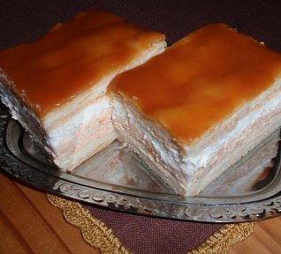 Větrníky na plech - karamelové řezy (kremeš)