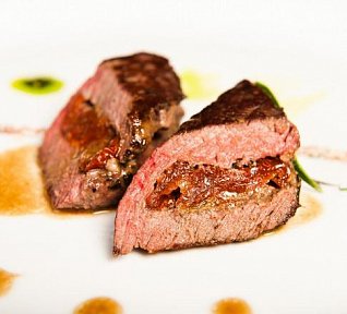 Pštrosí maso s rozmarýnem