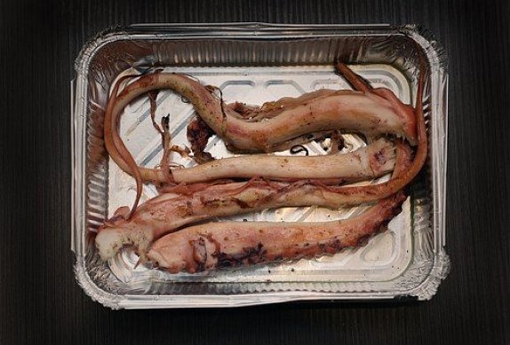 Grilované chobotnice na rukolovém salátu